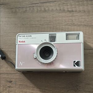 Kodak Ektar H35N Half Frame Camera - Silver and Pink